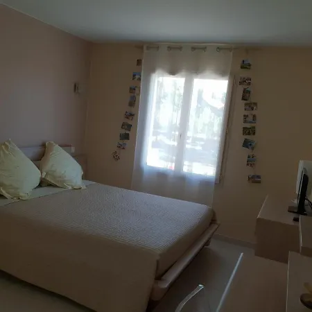 Les Chambres Masvignier Bed & Breakfast *