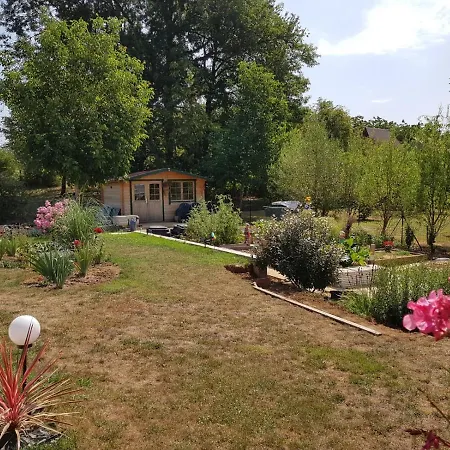 Les Chambres Masvignier Bed & Breakfast Saint-Julien-de-Lampon